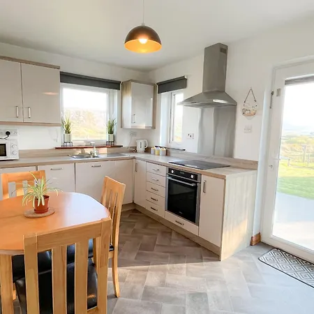 بيت للعطل Honeybee Valentia By Trident Homes *